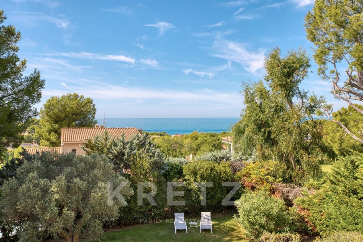 Maison de luxe à vendre à Saint-Cyr-sur-Mer, 1 980 000 €, Photo 2