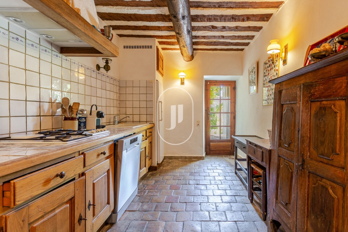 Maison de luxe à vendre à Gordes, 1 490 000 €, Photo 4