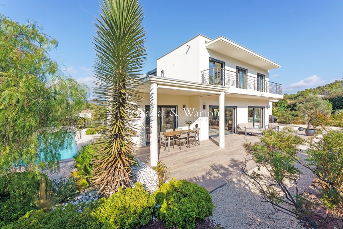Maison de luxe à vendre à Saint-Raphaël, 1 580 000 €, Photo 1