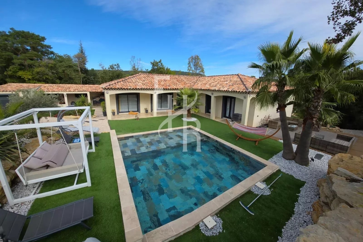 Maison de luxe à vendre à Plan d'Aups Sainte Baume, 740 000 €, Photo 1