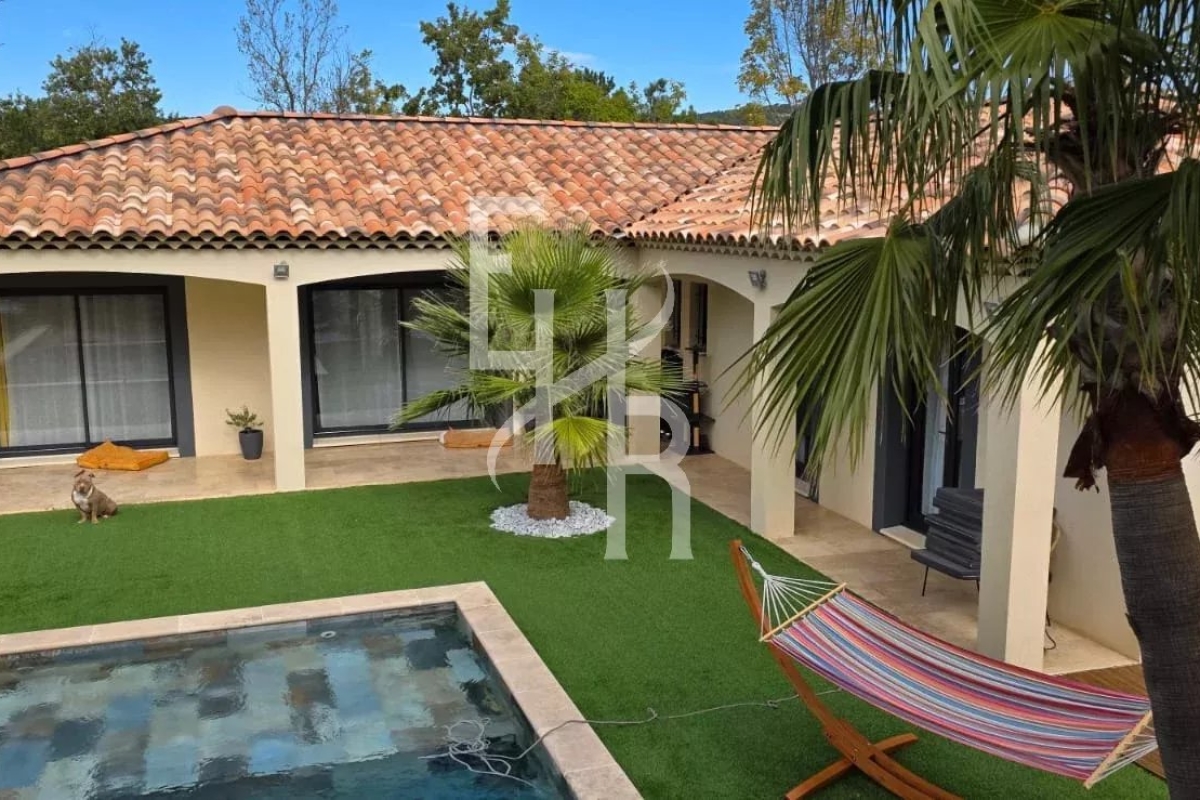 Maison de luxe à vendre à Plan d'Aups Sainte Baume, 740 000 €, Photo 3