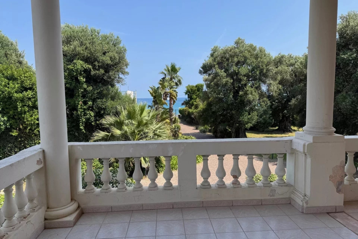 Luxury Apartment for sale in Roquebrune-Cap-Martin, 1 250 000 €, Photo 1