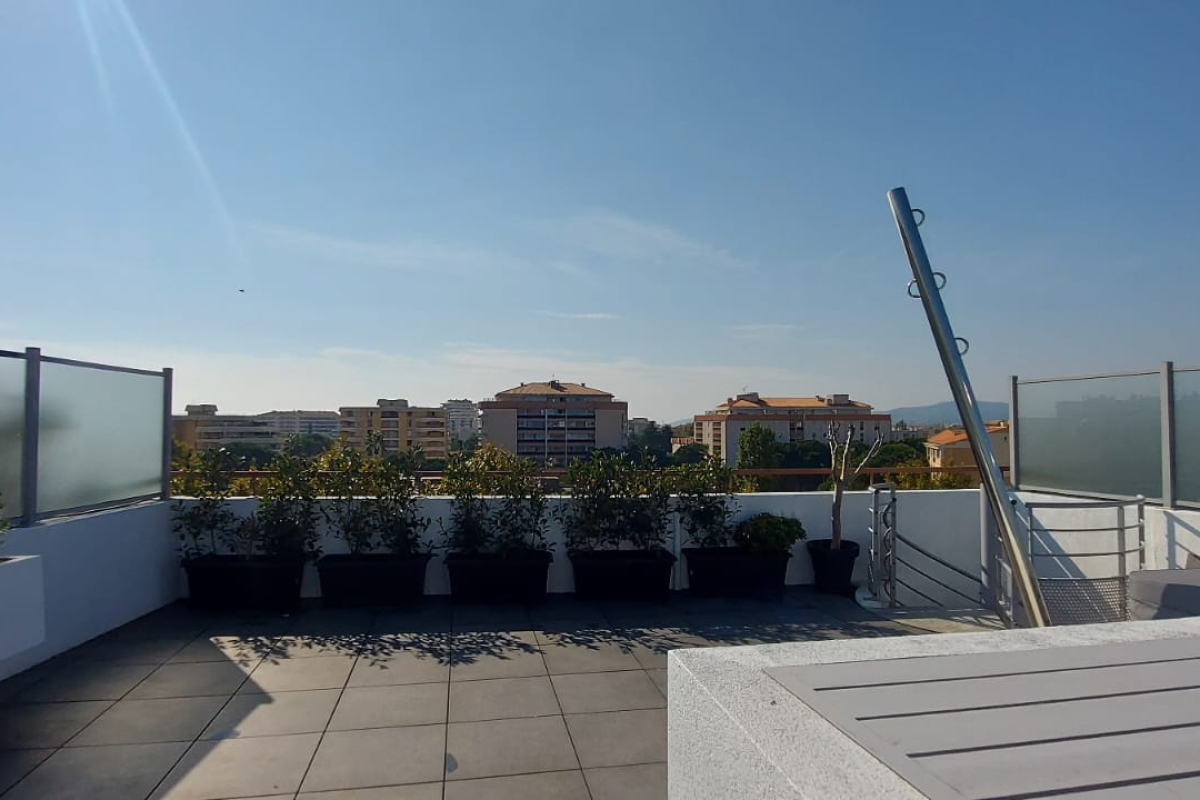 Appartement de luxe à vendre à Fréjus, 380 000 €, Photo 4