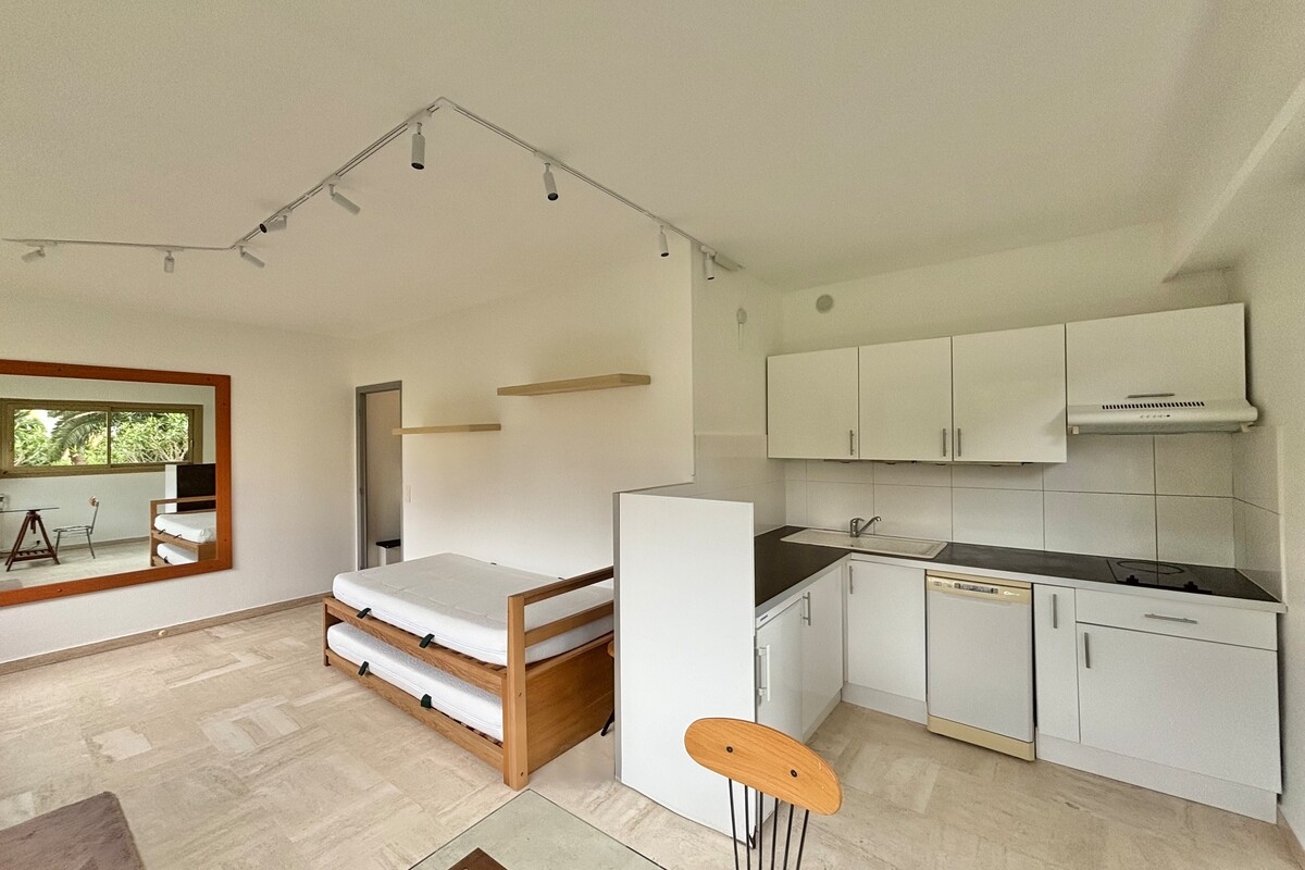 Luxury Apartment for sale in Roquebrune-Cap-Martin, 252 000 €, Photo 3