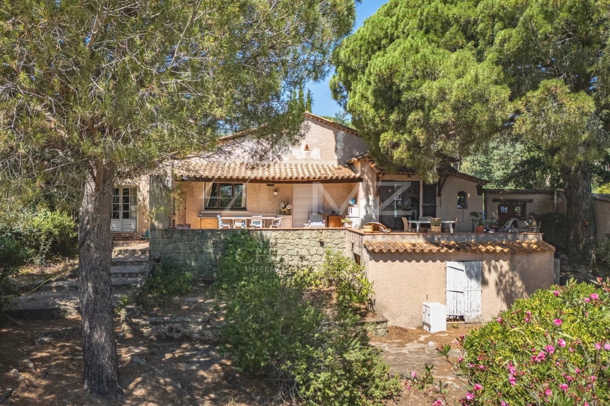 Maison de luxe à vendre à Grimaud, 1 330 000 €, Photo 2