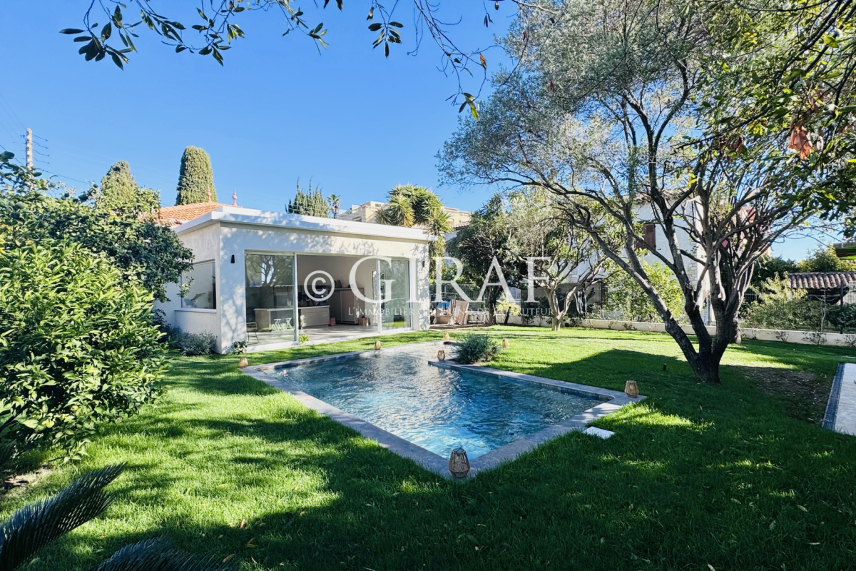 Luxury House for sale in Cagnes-sur-Mer, 1 150 000 €, Photo 1