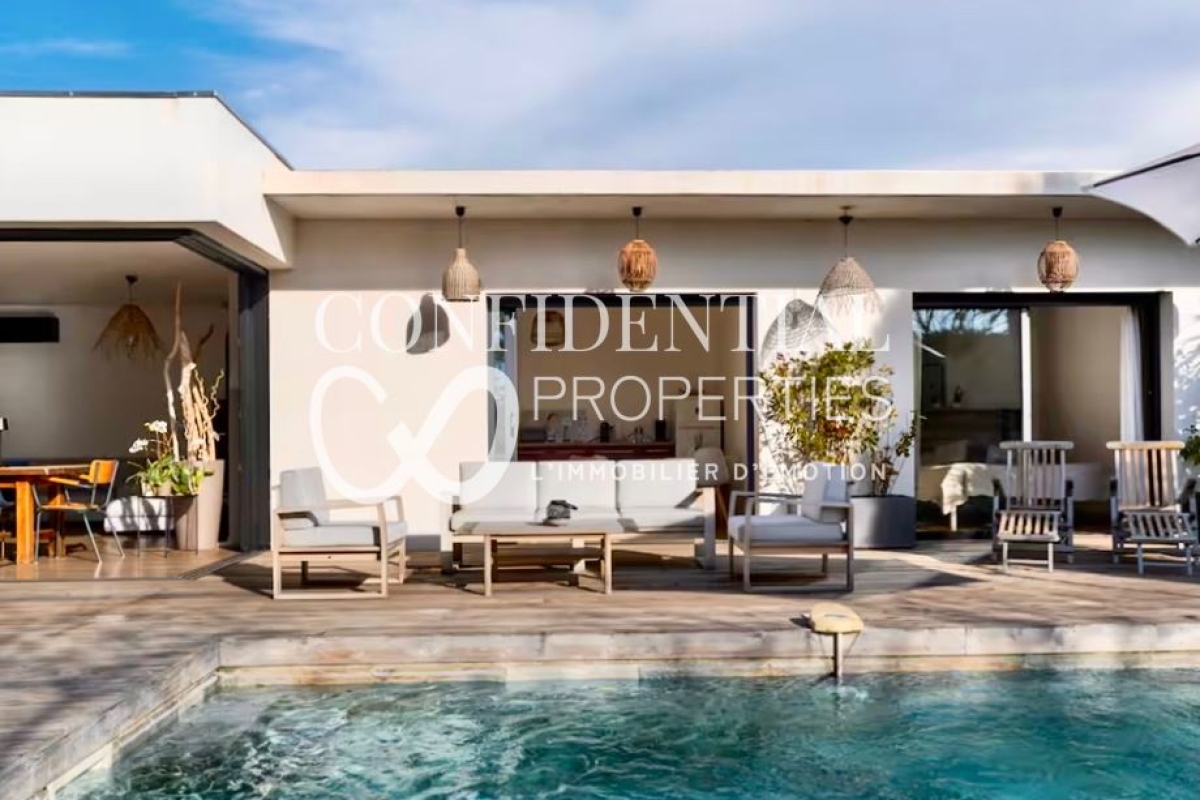 Luxury House for sale in Cassis, 1 580 000 €, Photo 1