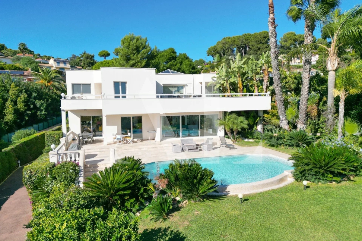 Luxury House for sale in Antibes, 2 495 000 €, Photo 1