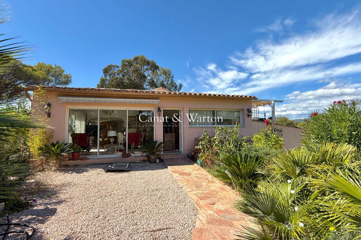 Maison de luxe à vendre à Fréjus, 725 000 €, Photo 1