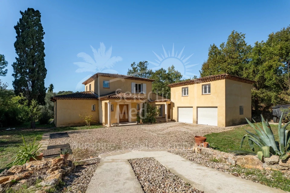 Maison de luxe à vendre à Grasse, 1 150 000 €, Photo 1