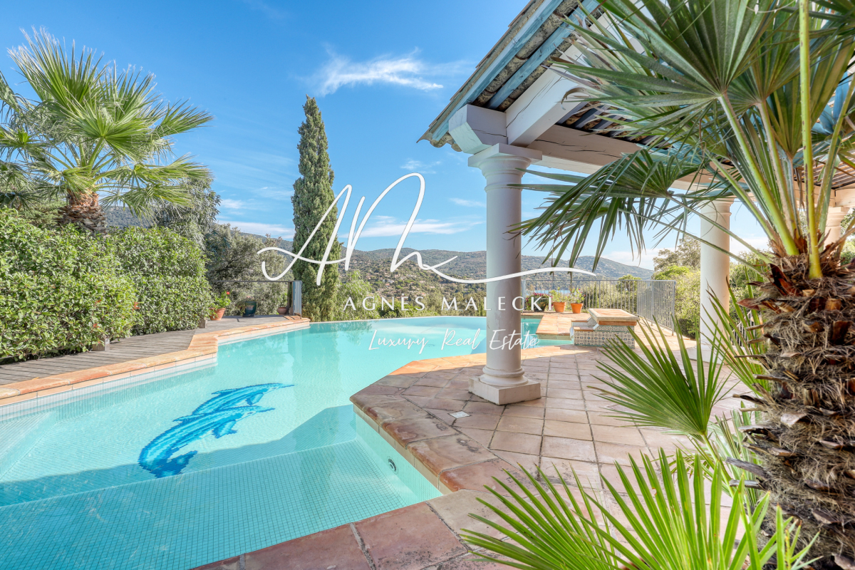 Maison de luxe à vendre à Le Lavandou, 2 150 000 €, Photo 2