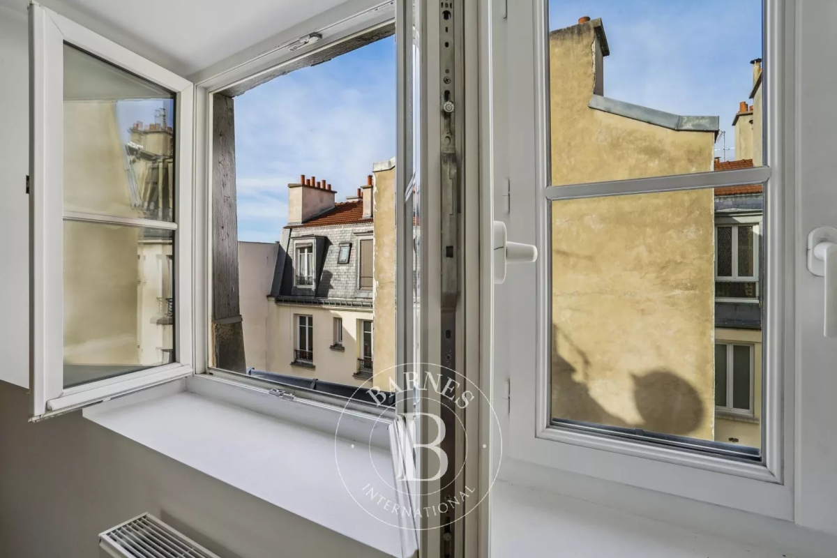 Luxury Apartment for sale in Paris 10ème, 480 000 €, Photo 2