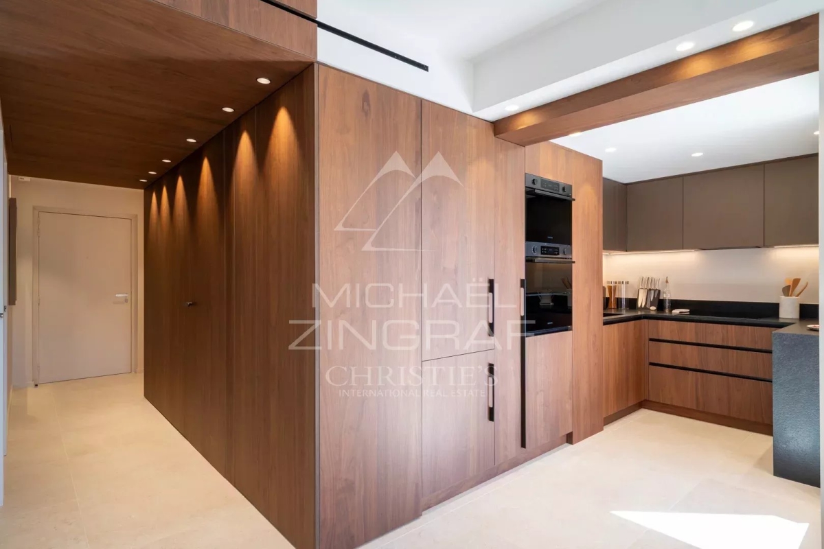 Luxury Apartment for sale in Antibes, 670 000 €, Photo 3