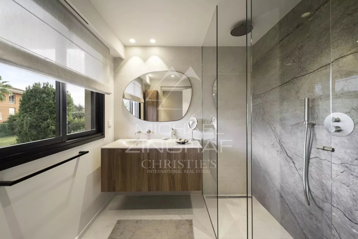 Luxury Apartment for sale in Antibes, 670 000 €, Photo 5