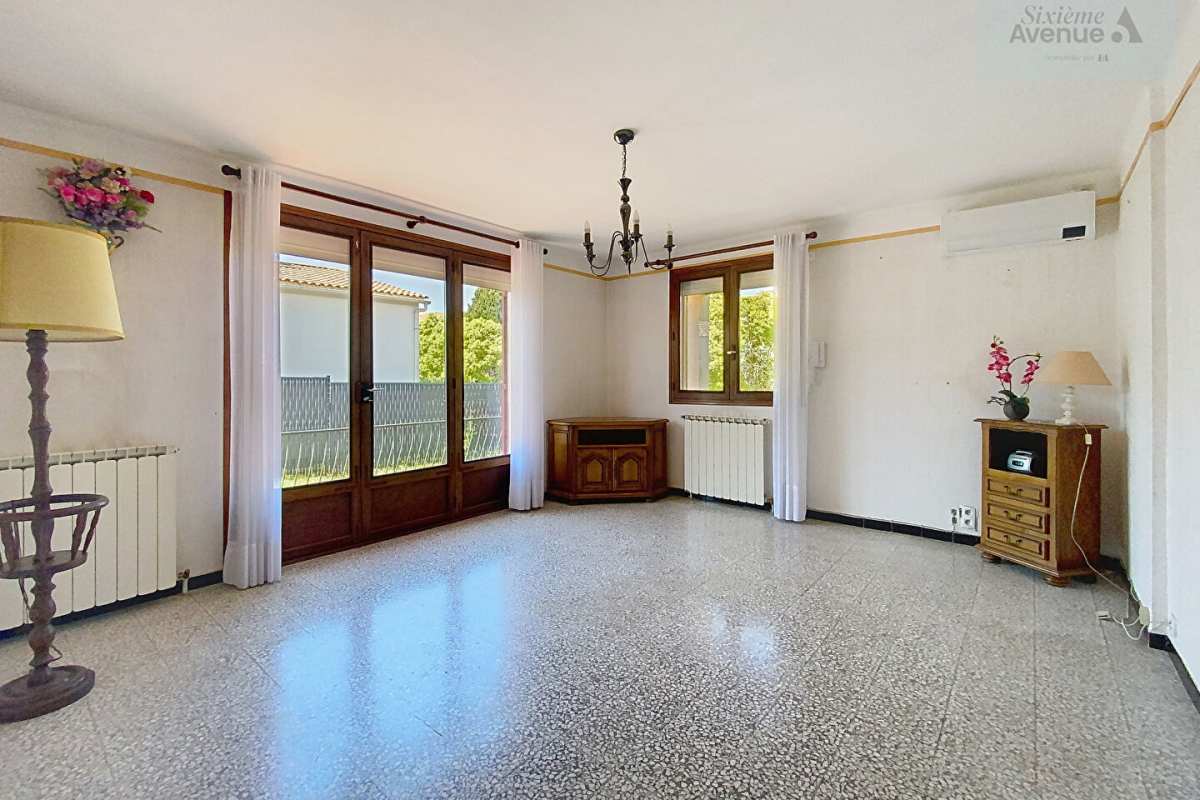 Maison de luxe à vendre à Sanary-sur-Mer, 680 000 €, Photo 2