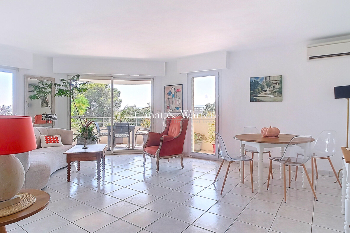 Appartement de luxe à vendre à Saint-Raphaël, 455 000 €, Photo 1