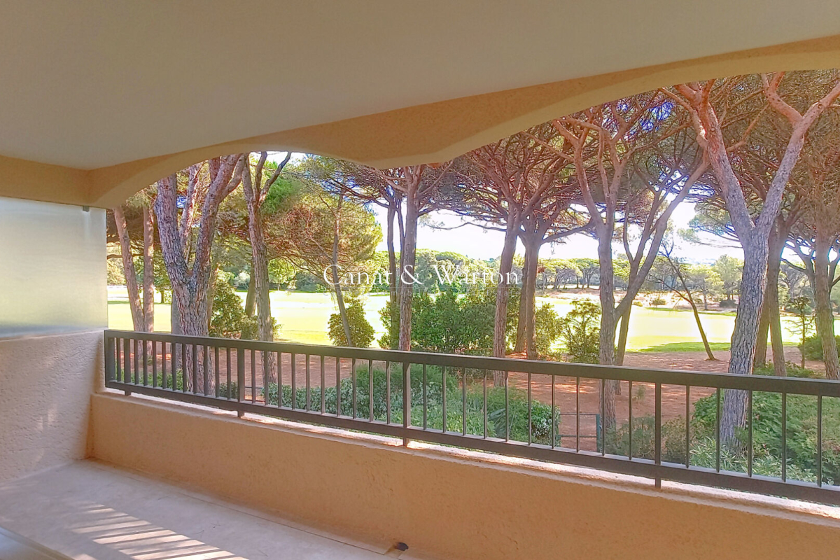 Appartement de luxe à vendre à Saint-Raphaël, 369 000 €, Photo 2