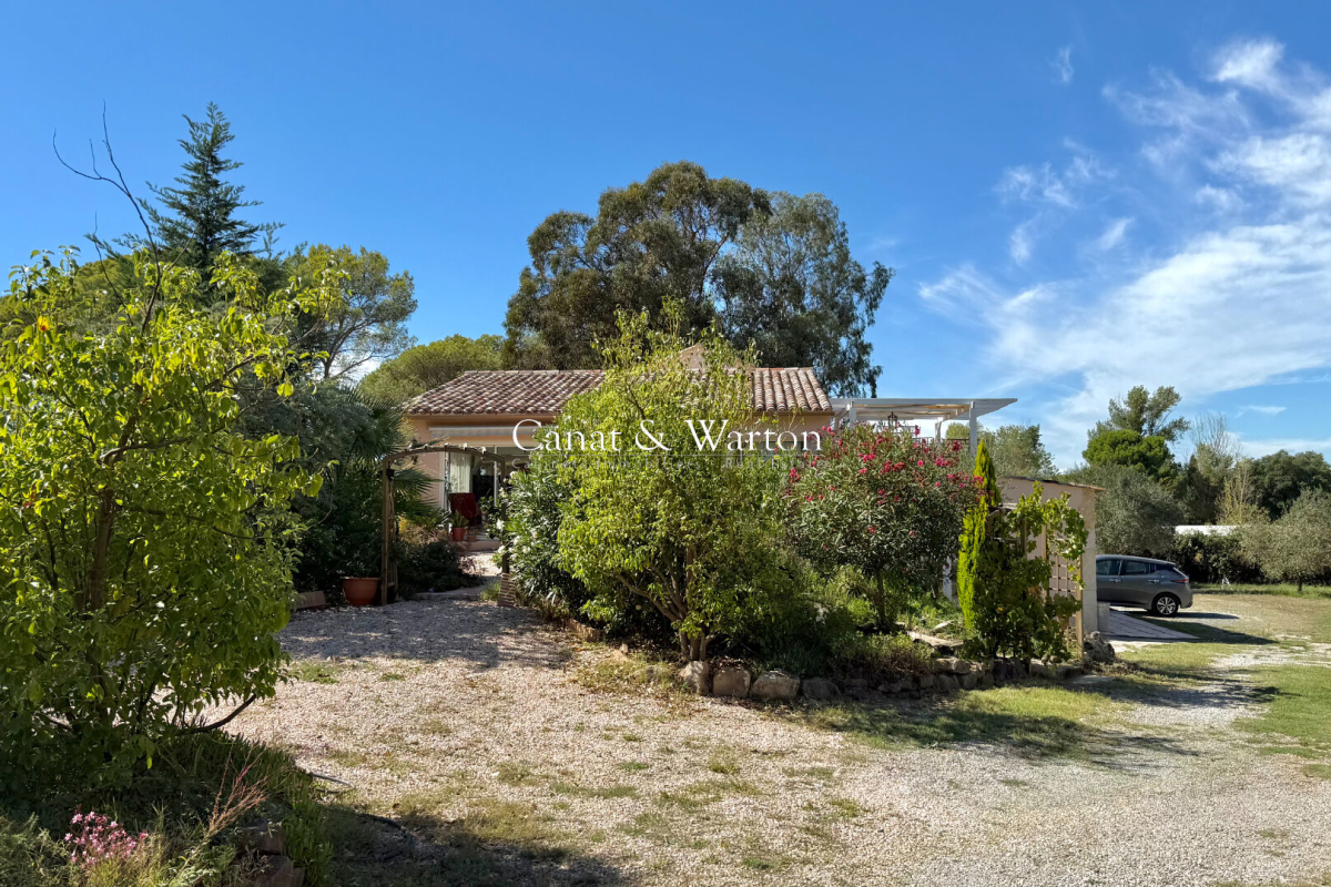 Maison de luxe à vendre à Fréjus, 790 000 €, Photo 2