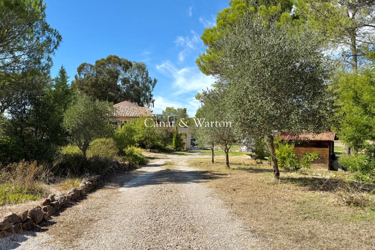Maison de luxe à vendre à Puget-sur-Argens, 790 000 €, Photo 2
