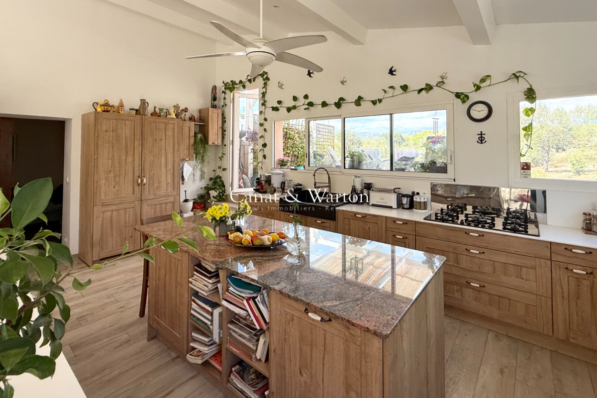 Maison de luxe à vendre à Fréjus, 790 000 €, Photo 6