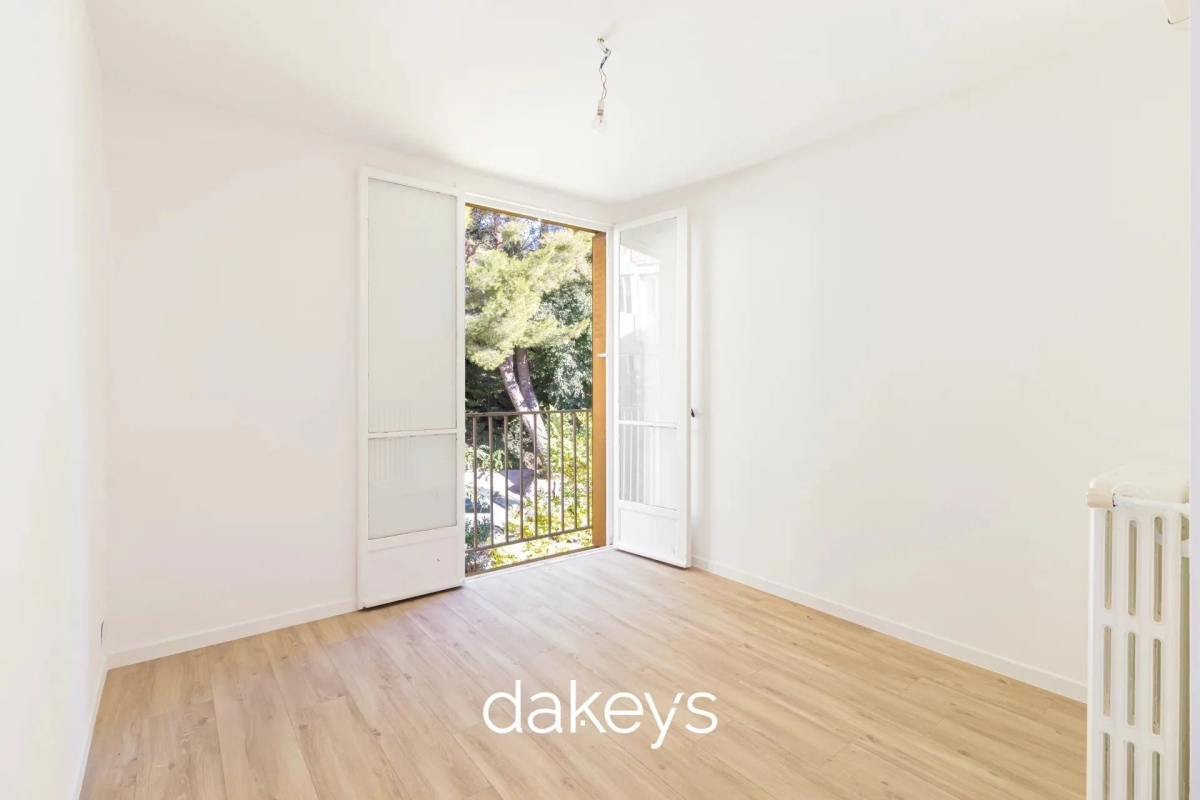 Appartement de luxe à vendre à Marseille 12Ème, 189 000 €, Photo 3