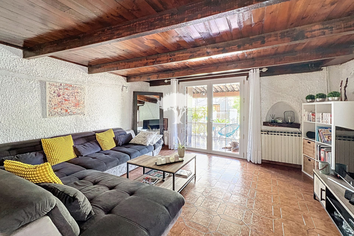 Luxury House for sale in Saint-Martin-de-Castillon, 359 000 €, Photo 1