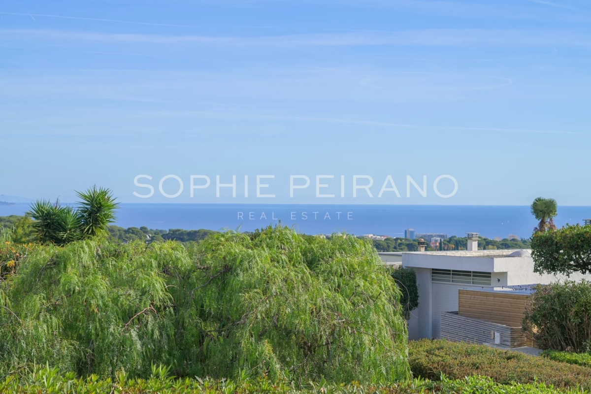 Maison de luxe à vendre à Antibes, 895 000 €, Photo 1