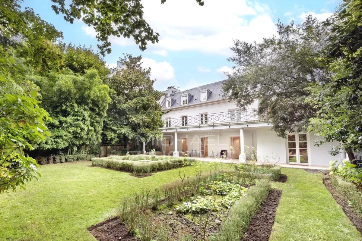 Maison de luxe à vendre à Neuilly-sur-Seine, 17 500 000 €, Photo 1
