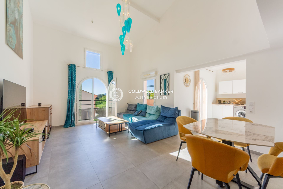 Luxury Apartment for sale in Grimaud, 550 000 €, Photo 1