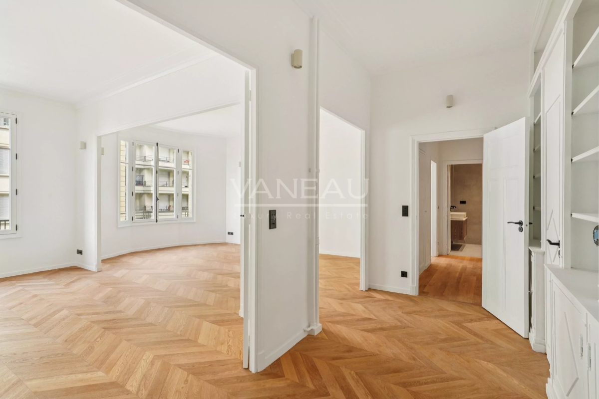Luxury Apartment for sale in Paris 16Ème, 1 898 000 €, Photo 2
