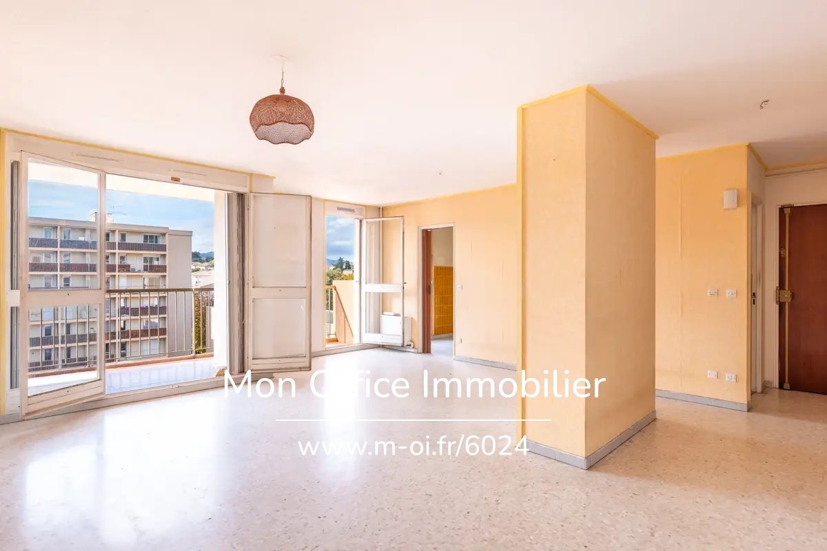 Appartement de luxe à vendre à Aubagne, 163 000 €, Photo 1