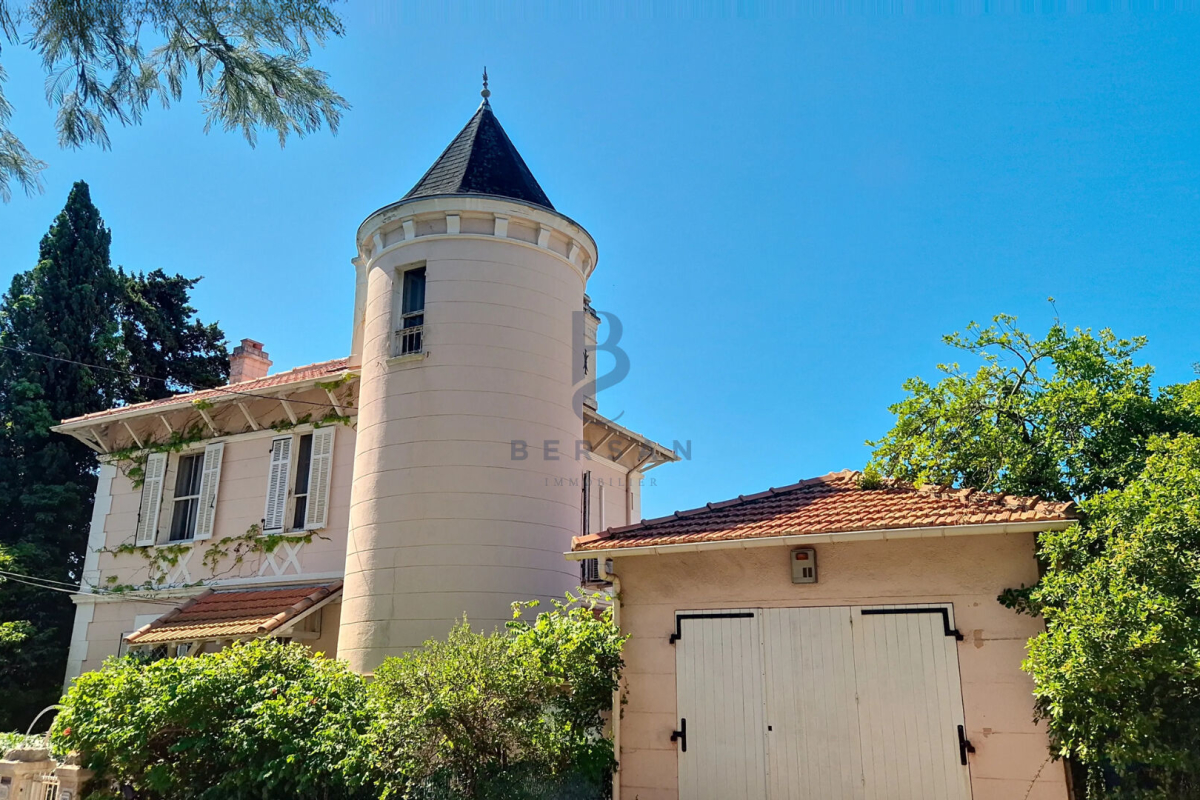 Maison de luxe à vendre à Saint-Raphaël, 677 000 €, Photo 2