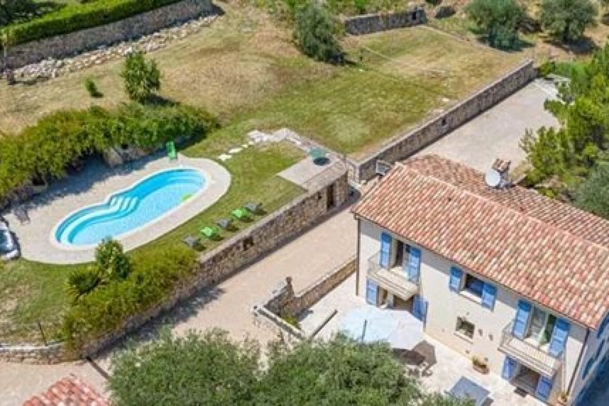 Maison de luxe à vendre à Le Bar-sur-Loup, 1 150 000 €, Photo 1
