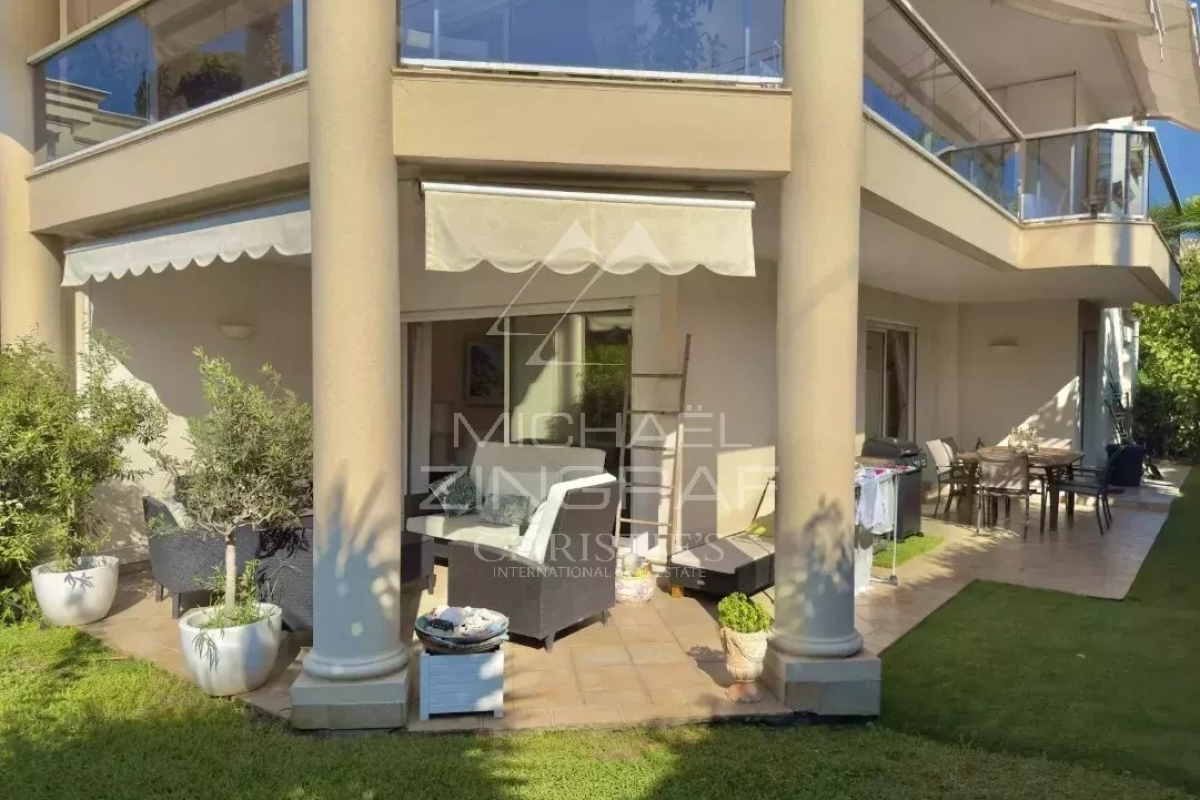 Appartement de luxe à vendre à Antibes, 870 000 €, Photo 2
