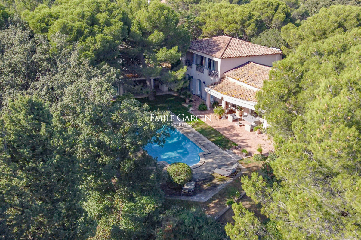 Maison de luxe à vendre à Villeneuve-Lès-Avignon, 1 820 000 €, Photo 1