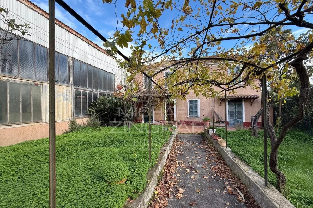 Maison de luxe à vendre à Antibes, 990 000 €, Photo 2