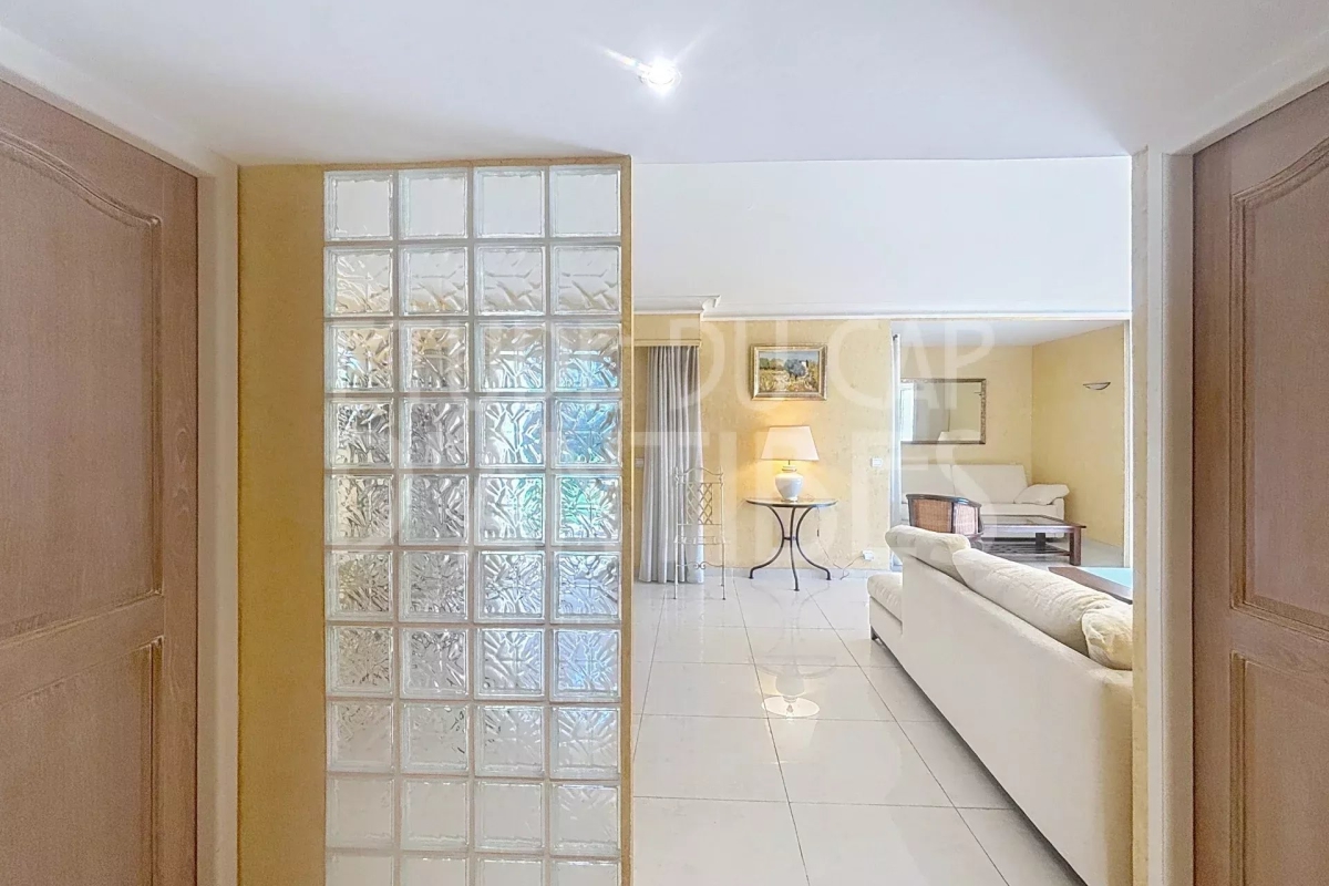 Luxury Apartment for sale in Cap d'Antibes, 945 000 €, Photo 5