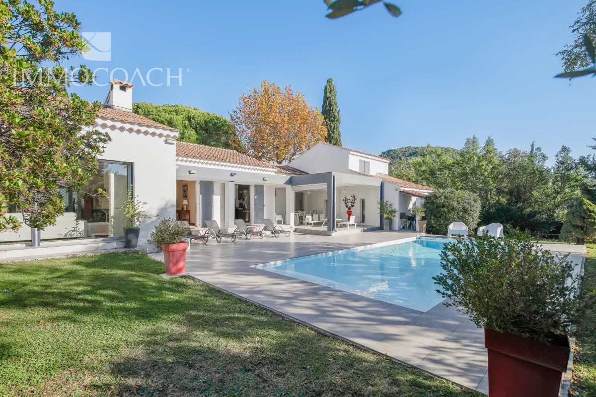 Luxury House for sale in Carqueiranne, 1 660 000 €, Photo 1