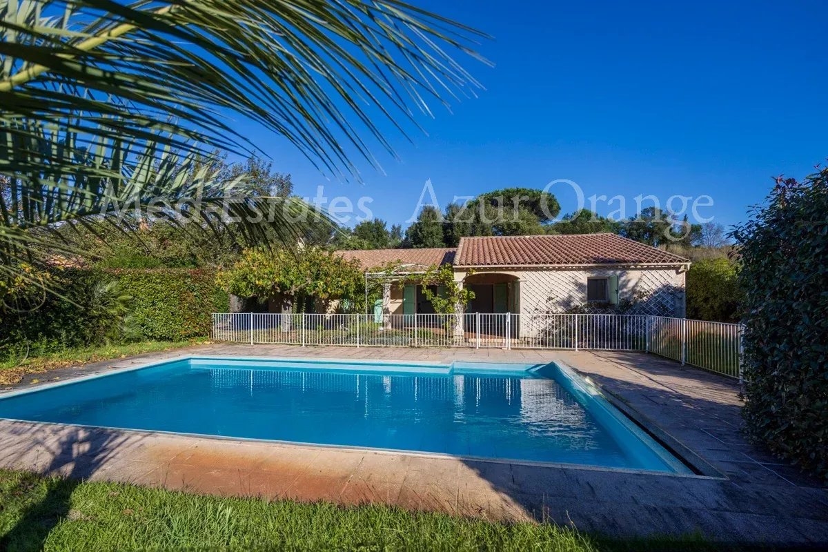 Maison de luxe à vendre à Cogolin, 899 000 €, Photo 1