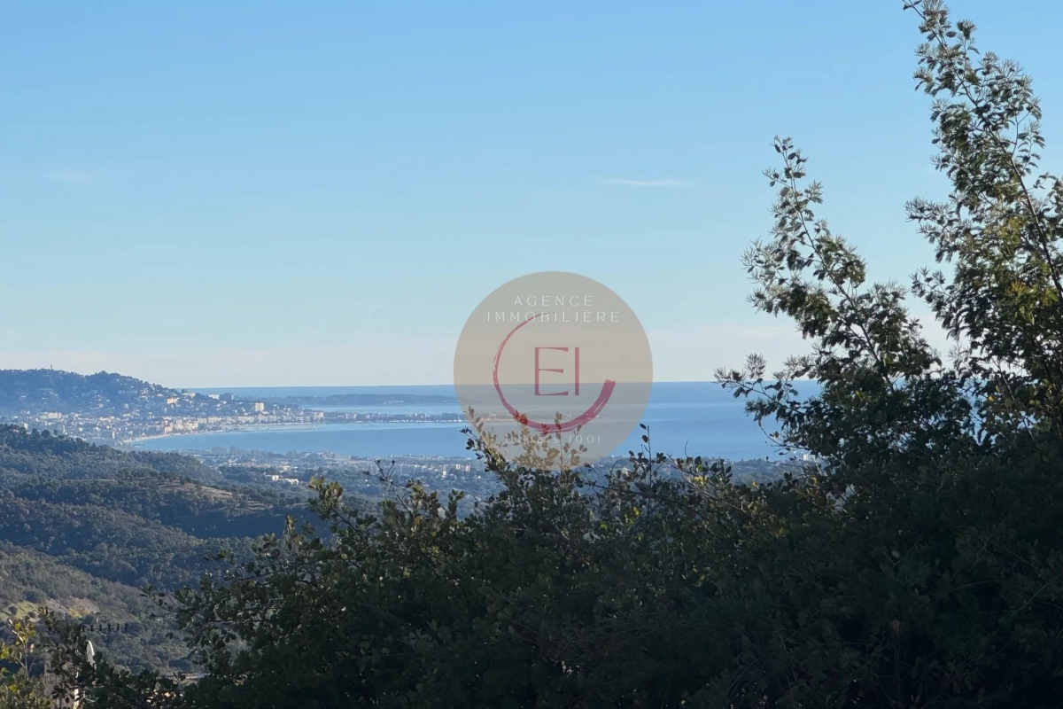 Maison de luxe à vendre à Les Adrets de l'Esterel, 1 120 000 €, Photo 2