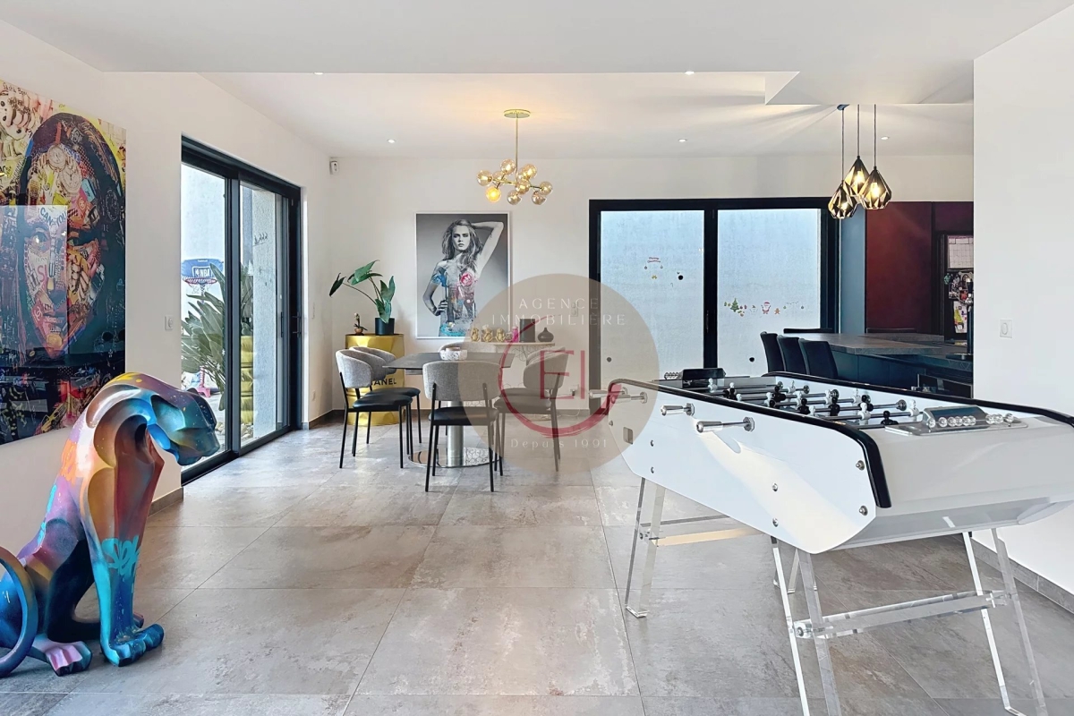 Maison de luxe à vendre à Les Adrets de l'Esterel, 1 120 000 €, Photo 3