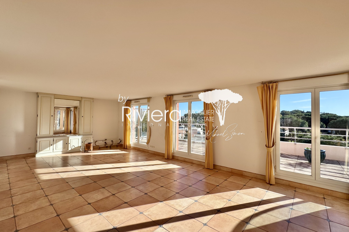 Luxury Apartment for sale in Cavalaire-sur-Mer, 1 200 000 €, Photo 7