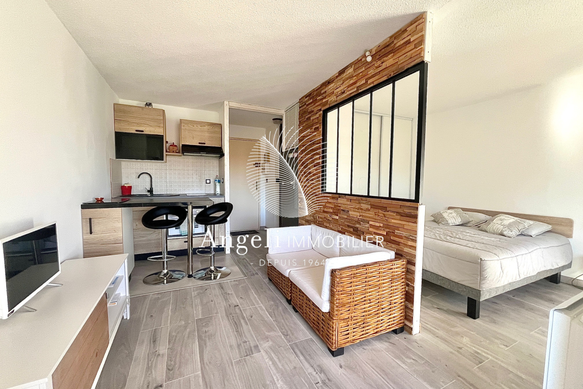 Luxury Apartment for sale in Saint-Aygulf, 177 000 €, Photo 1