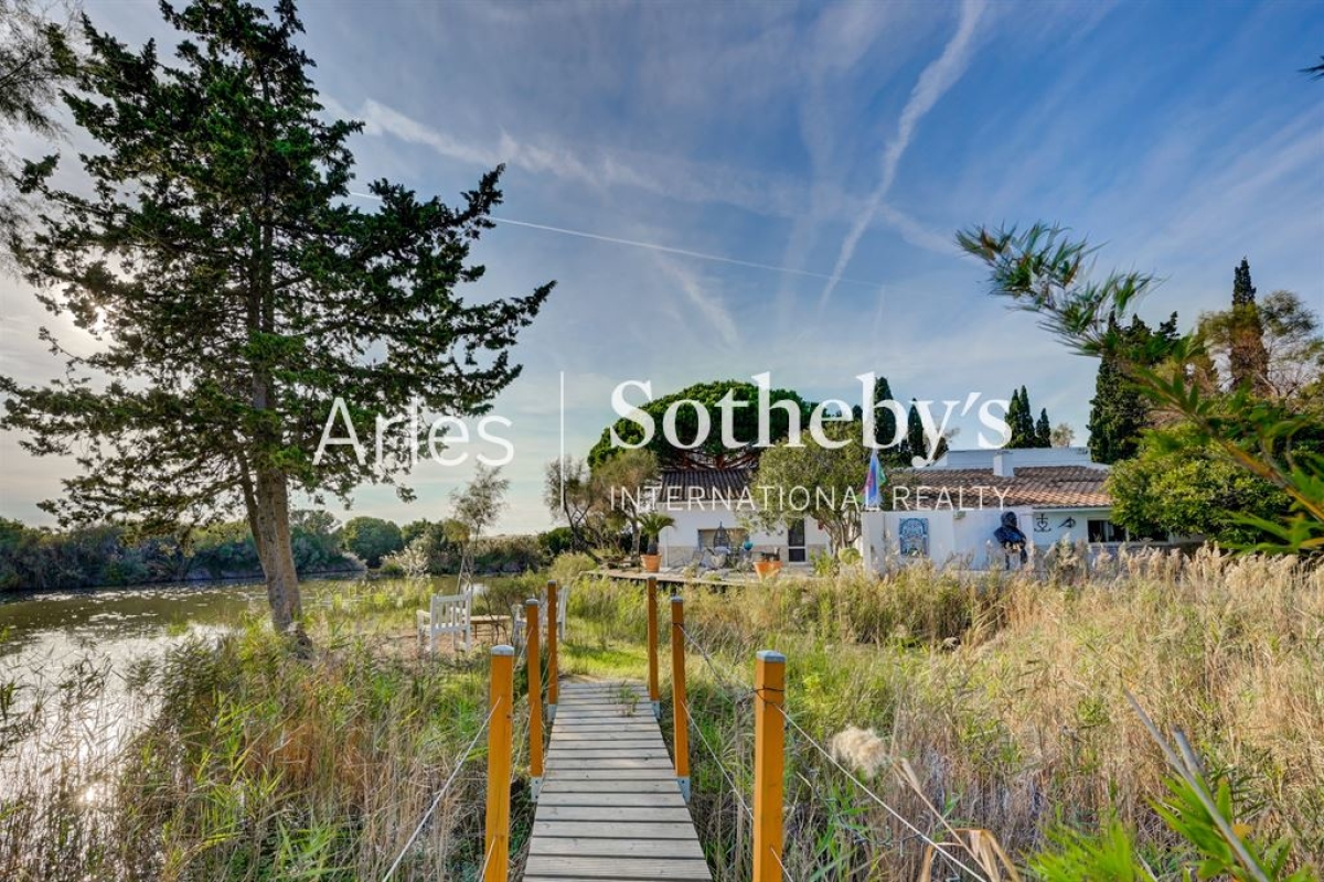 Luxury House for sale in Saintes-Maries-de-La-Mer, 1 800 000 €, Photo 1