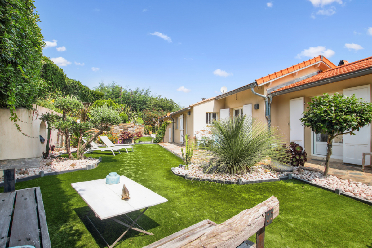 Luxury House for sale in La Croix-Valmer, 840 000 €, Photo 1
