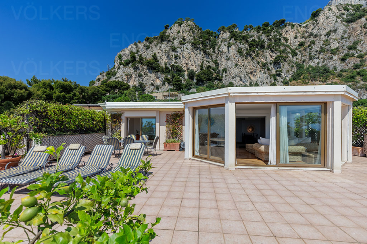 Luxury Apartment for sale in Cap-d'Ail, 2 490 000 €, Photo 1