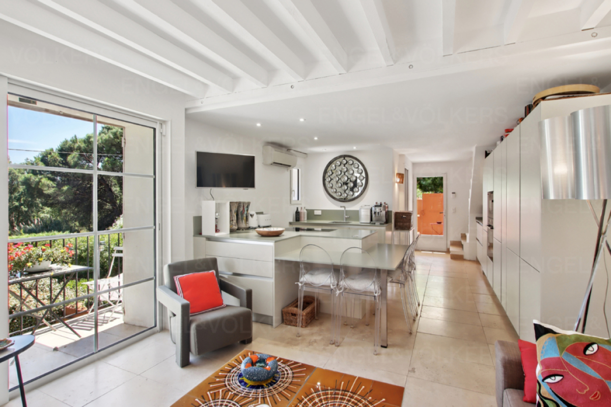 Appartement de luxe à vendre à Ramatuelle, 880 000 €, Photo 2