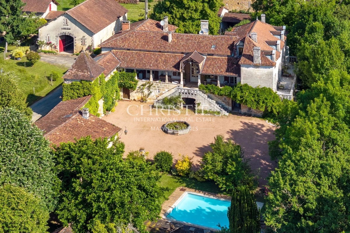 Luxury House for sale in Périgueux, 1 280 000 €, Photo 1