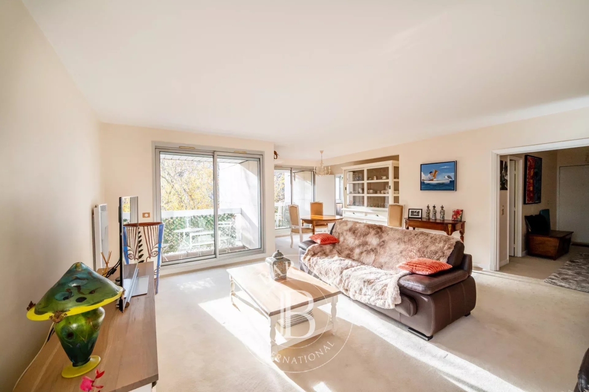 Luxury Apartment for sale in Neuilly-sur-Seine, 1 190 000 €, Photo 3