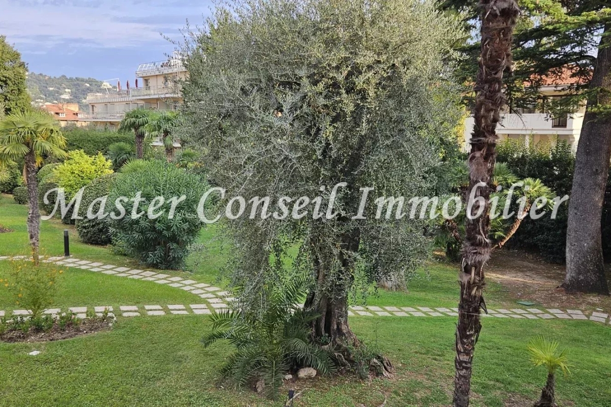 Luxury Apartment for sale in Cannes, 649 000 €, Photo 4